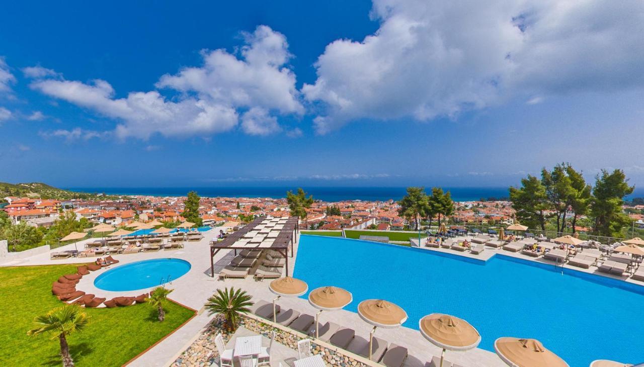 Alia Palace Hotel - Adults Only 16+ 哈爾基季基州 外观 照片 The resort's main pool