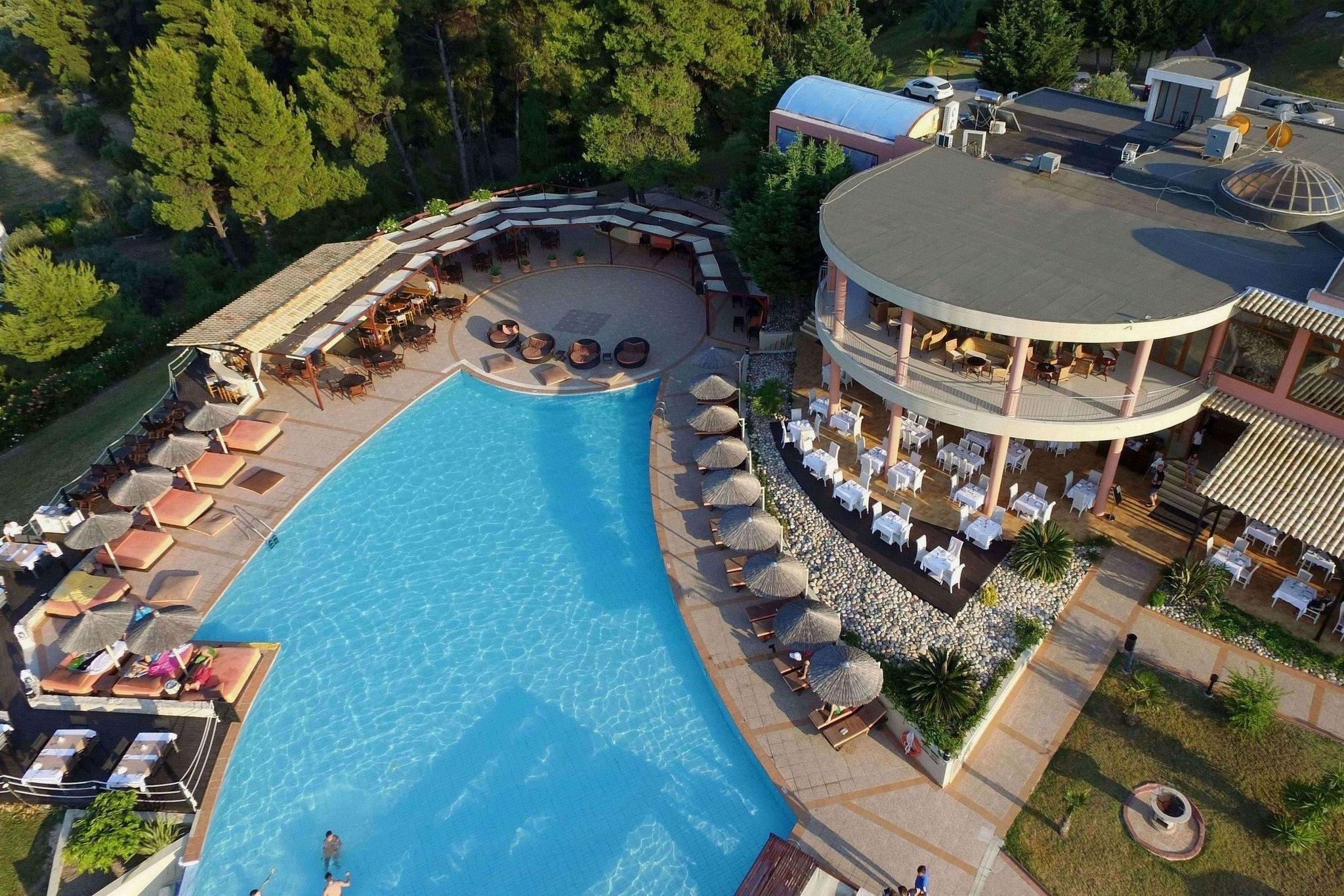 Alia Palace Hotel - Adults Only 16+ 哈爾基季基州 外观 照片 Aerial view of the hotel