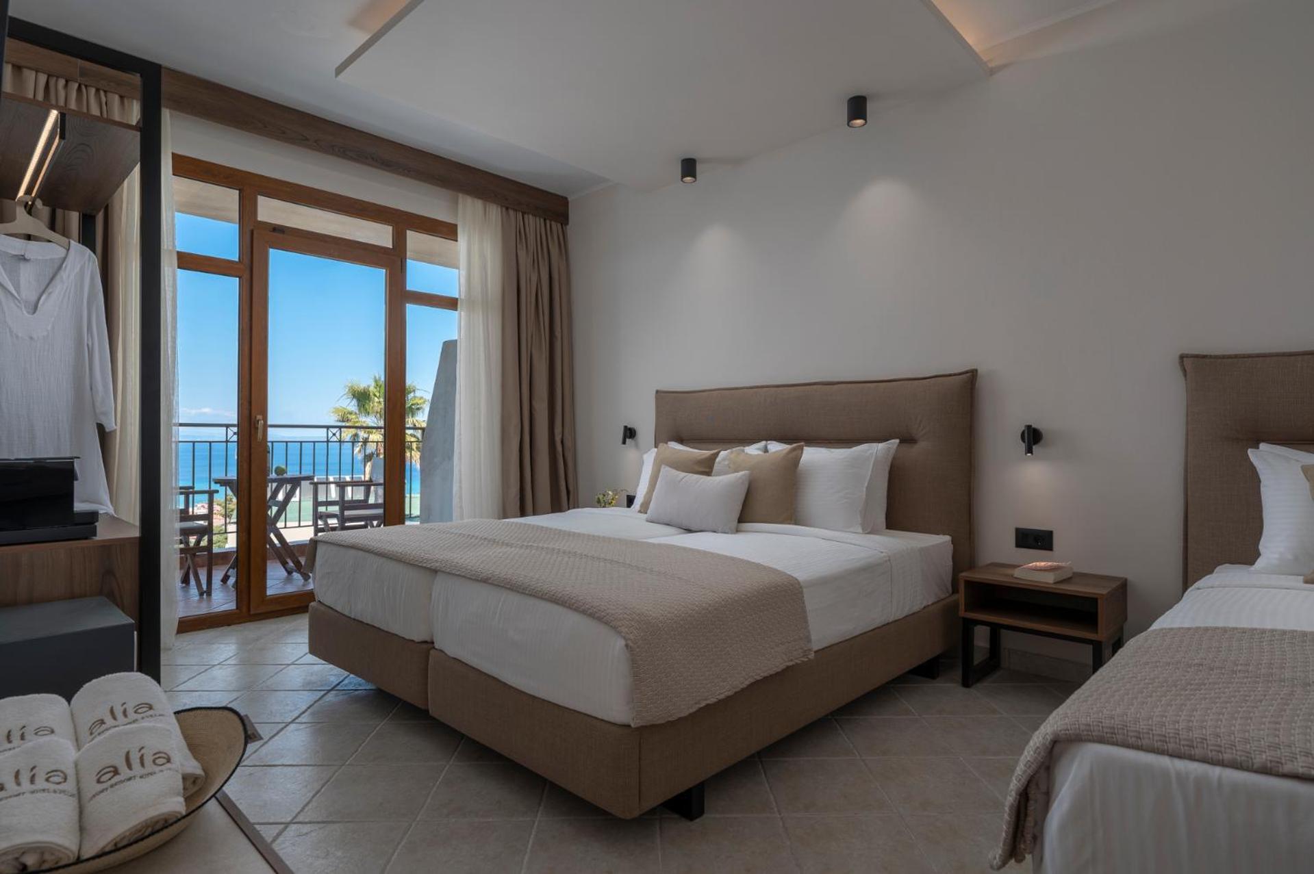 Alia Palace Hotel - Adults Only 16+ 哈爾基季基州 外观 照片 A bedroom at the hotel