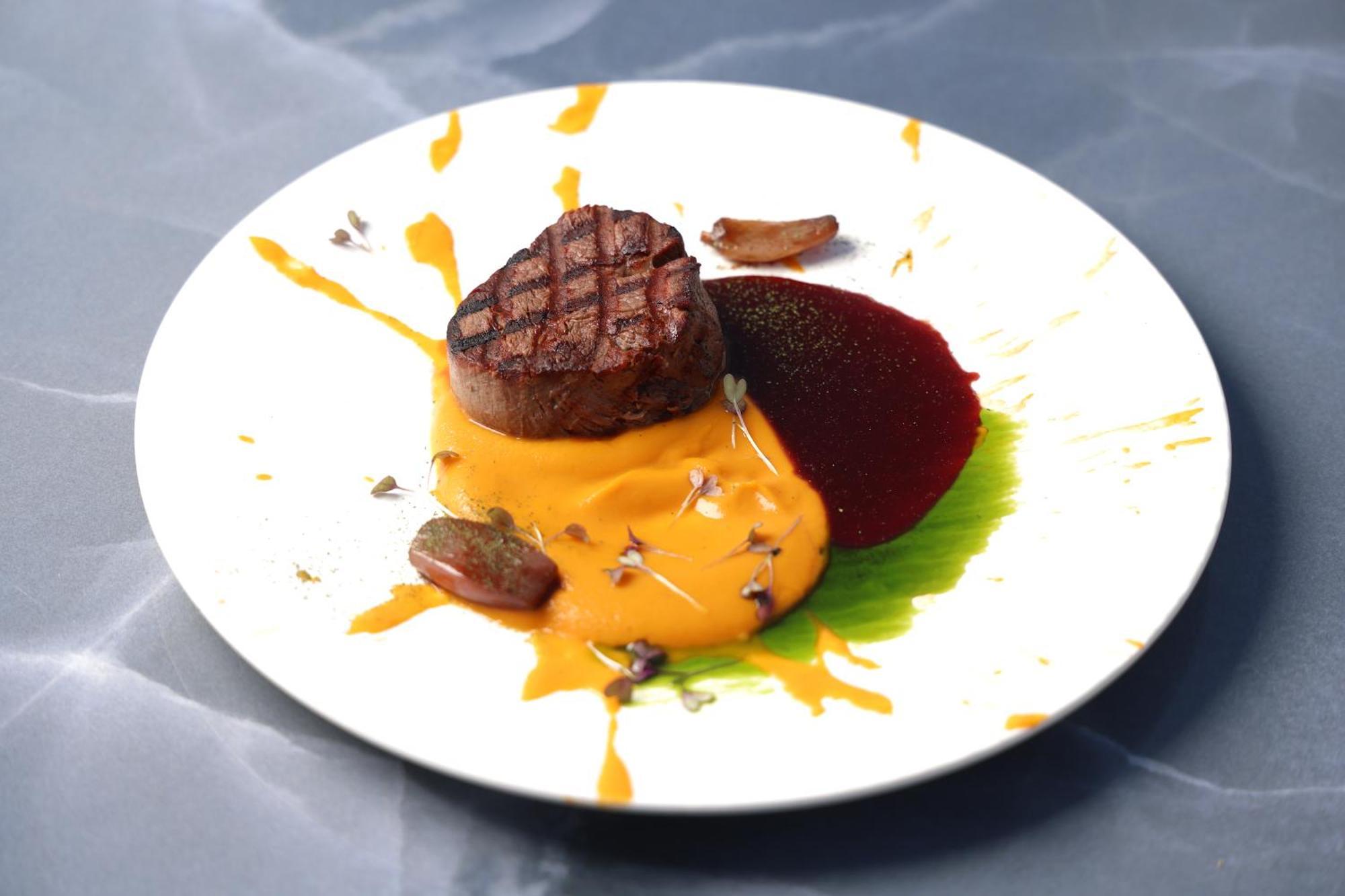 Alia Palace Hotel - Adults Only 16+ 哈爾基季基州 外观 照片 A steak with a pumpkin sauce