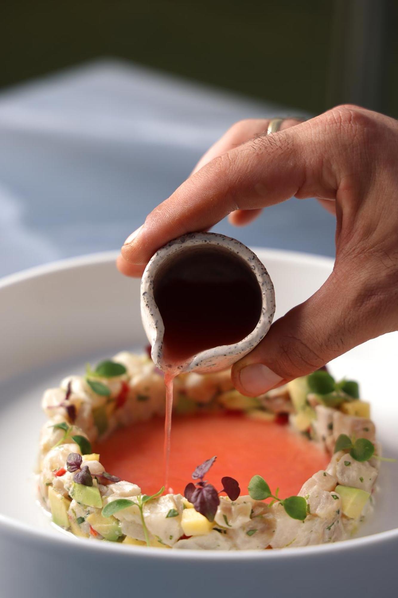 Alia Palace Hotel - Adults Only 16+ 哈爾基季基州 外观 照片 Soy sauce being poured