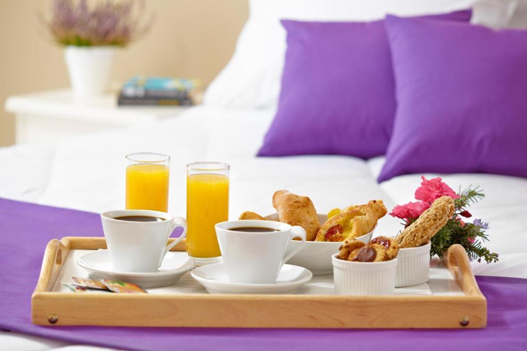 Alia Palace Hotel - Adults Only 16+ 哈爾基季基州 客房 照片 Room service